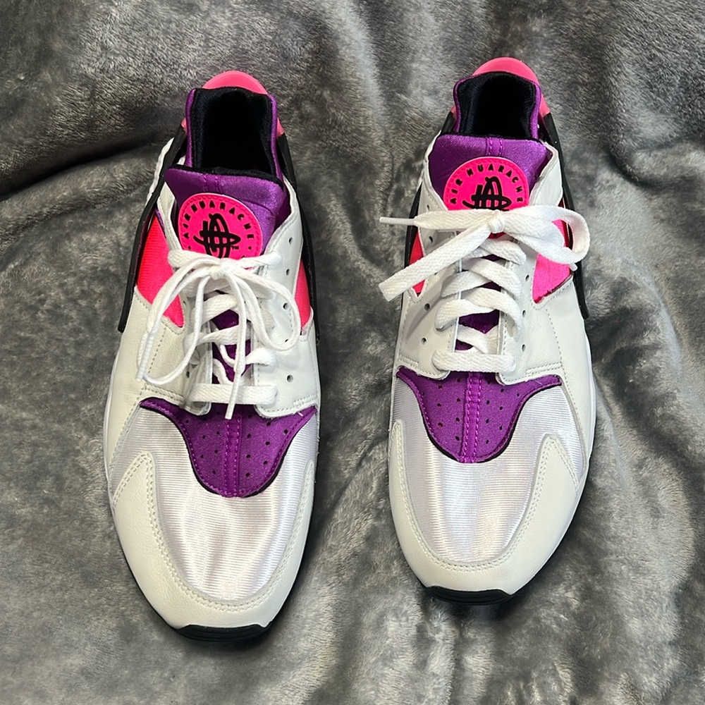 Nike Air Huarache
White Hyper Pink (Women's)